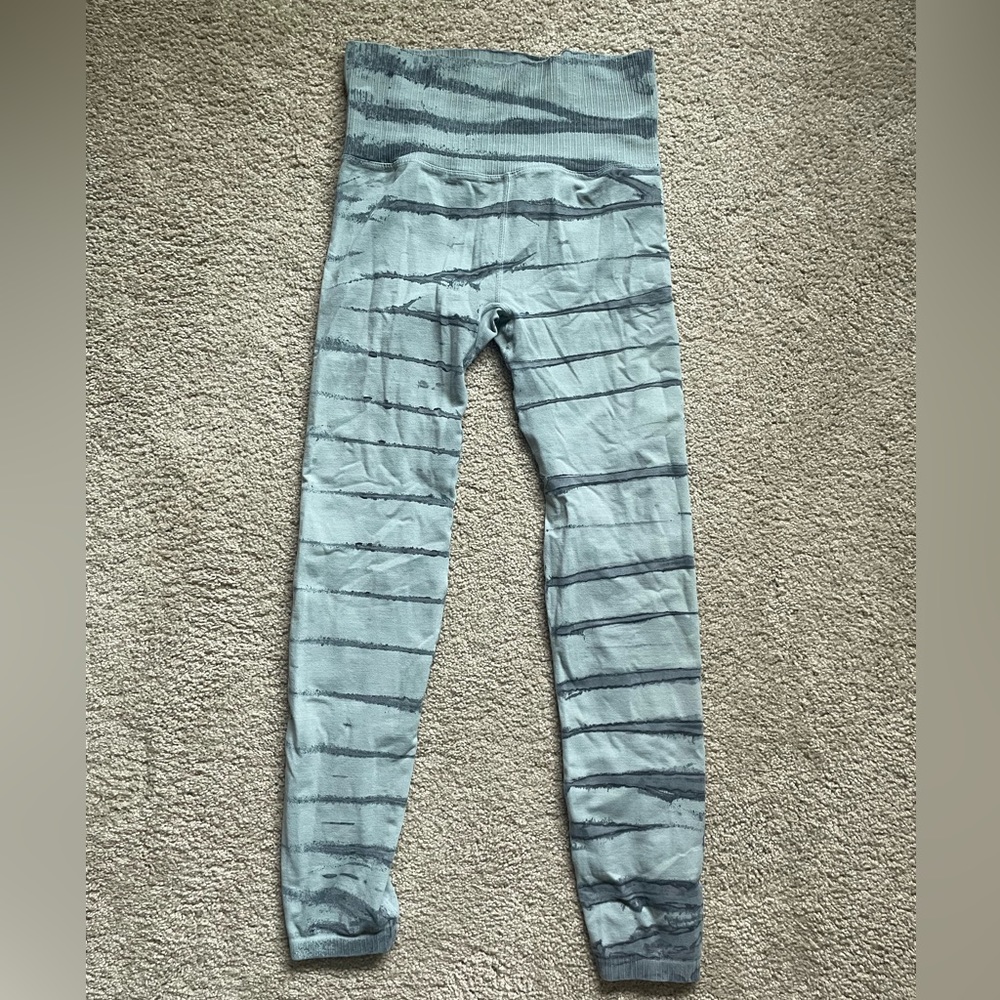 Free People movement workout leggings, never worn! Size m/l